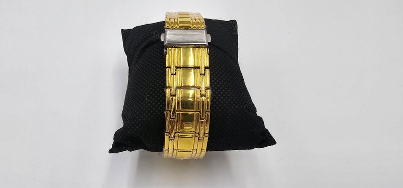 FOURRON Herren-Quarzuhr Rot/Gold – Edelstahl, römische Ziffern & leuchtet im Dunkeln