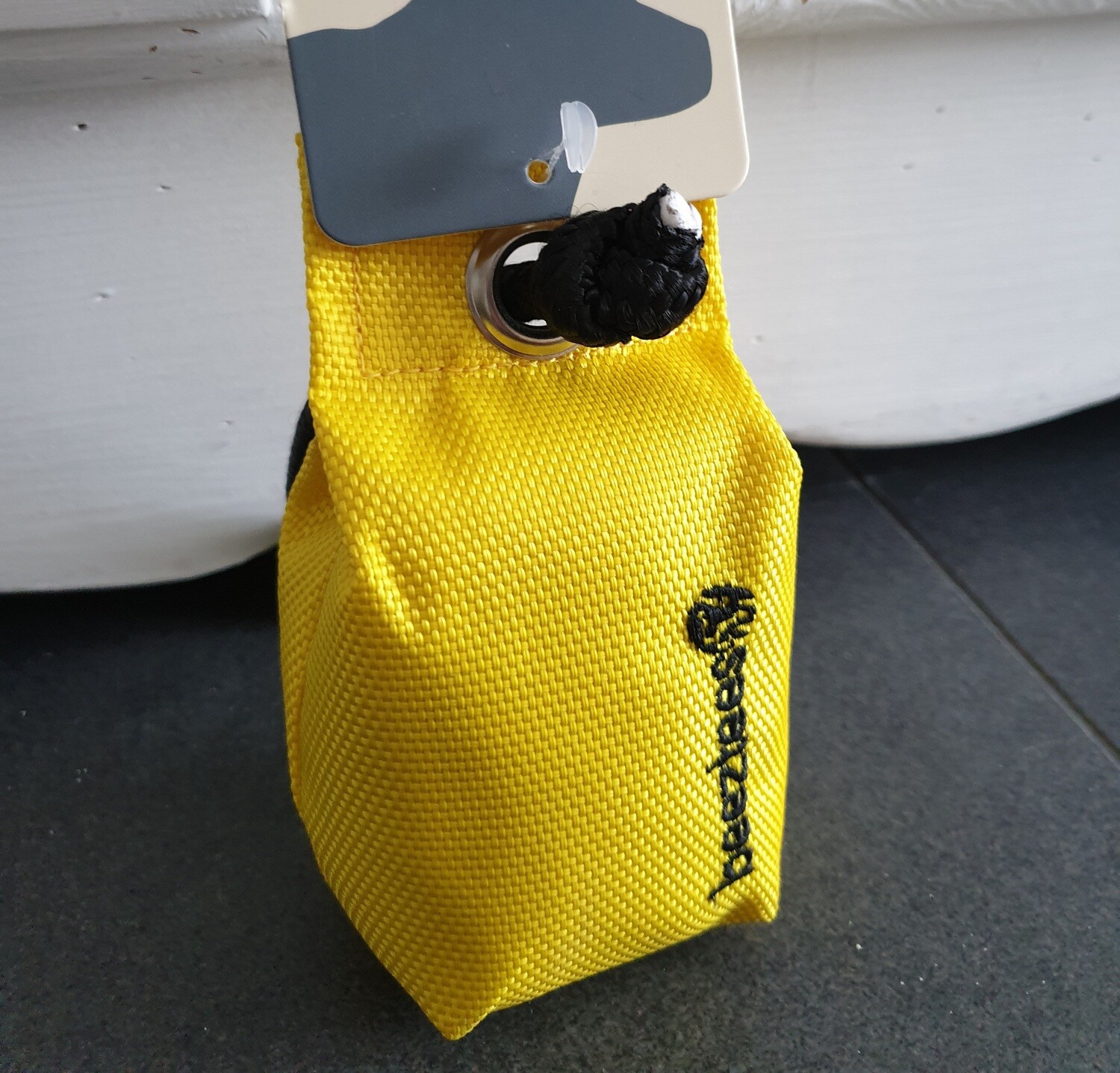 Beeztees Fetch Nylon Dummy gelb / 12 cm x 7 cm x 5 cm
