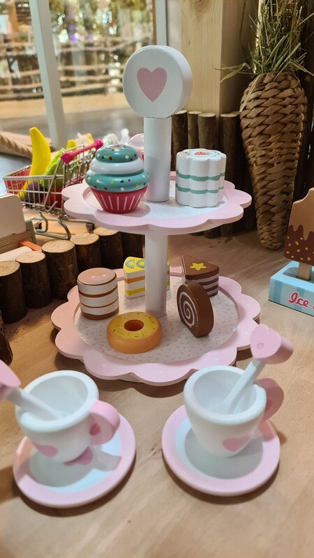 Spielba Etagere mit Patisserie