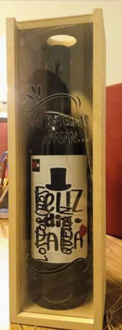 Vino para regalar con etiqueta dedicada para día del padre