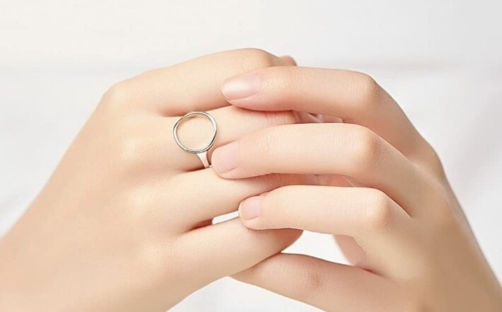 Anello Cerchio Aperto in Argento S925