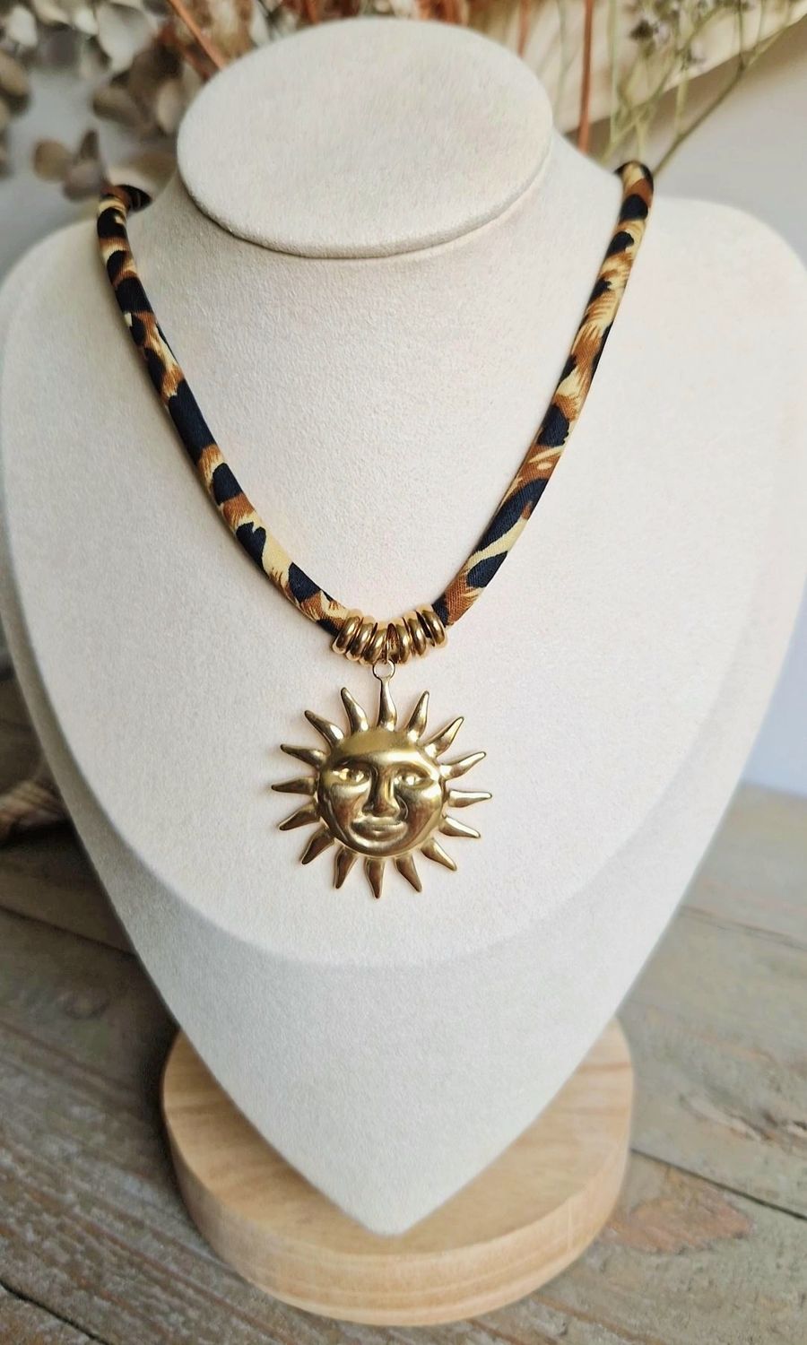 Collier Sun