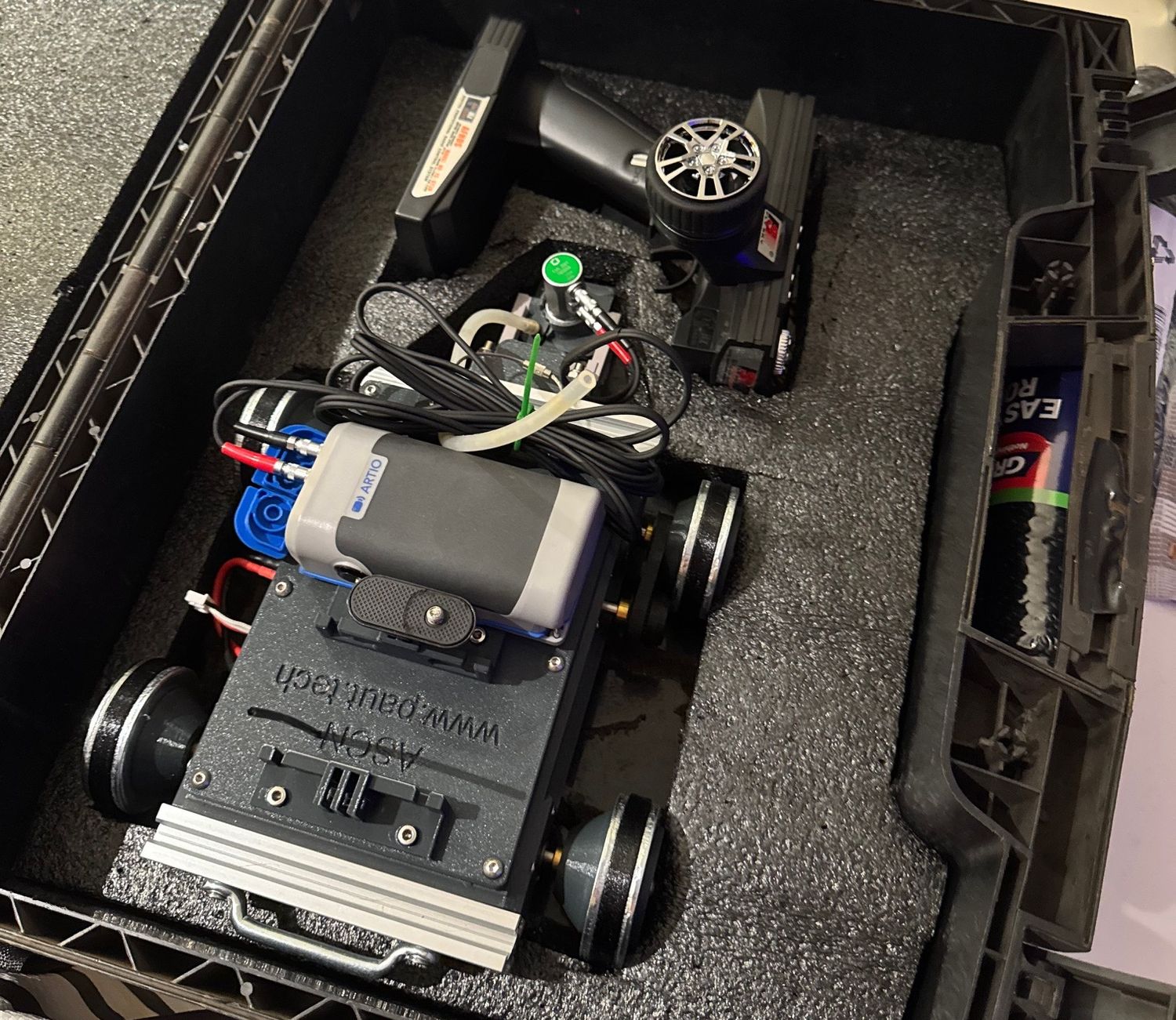 Wall Crawler Magnetic with Artio WIFI Ultrasonic Thickness Gauge