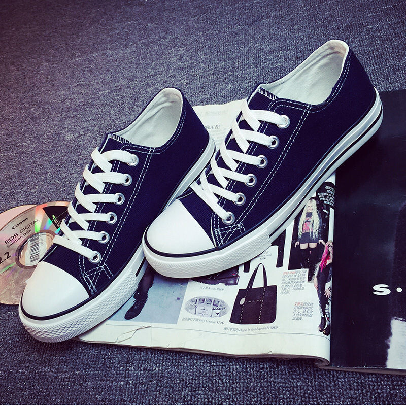 Flats soled canvas shoes fashion style