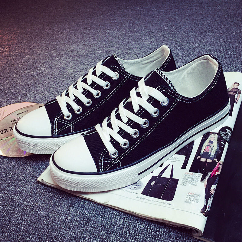 Flats soled canvas shoes fashion style