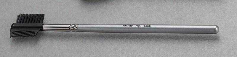 Brosse/peigne pour sourcils, rasage et moustache