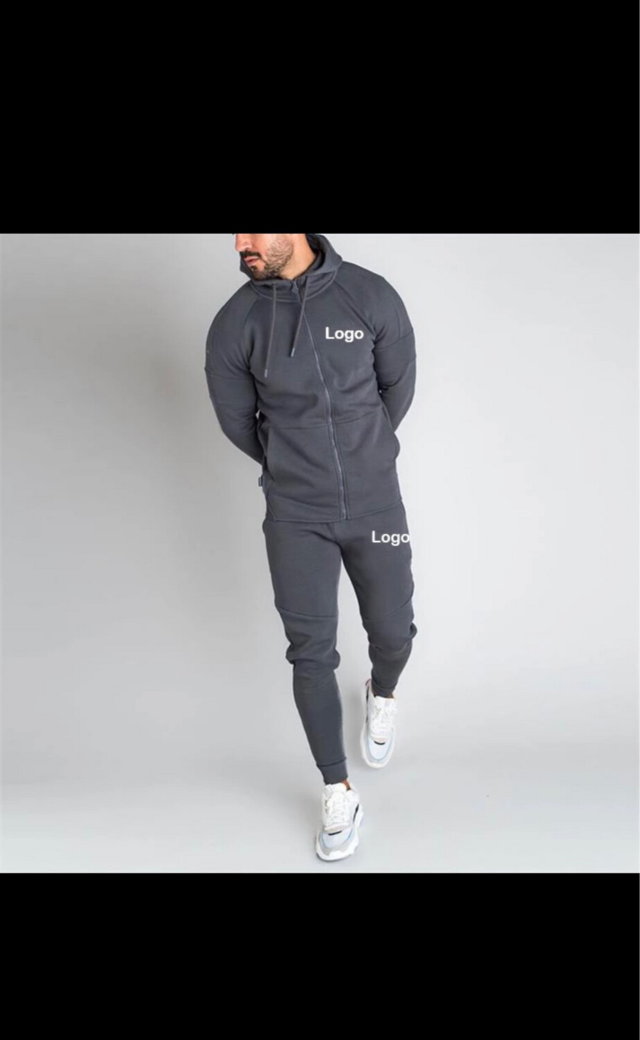Tracksuit with zipper jacket