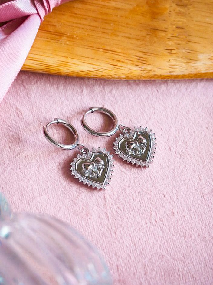 Aurelia Silver Huggies