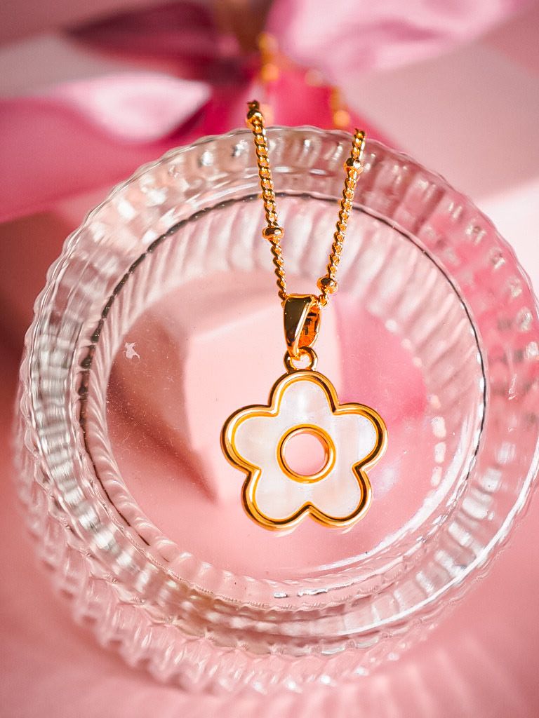 Daisy Gold Necklace