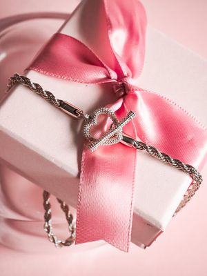 Holly Knot Silver Necklace