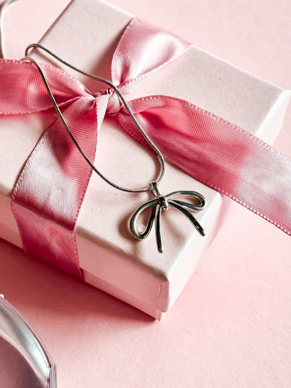 Serena Silver Ribbon Necklace