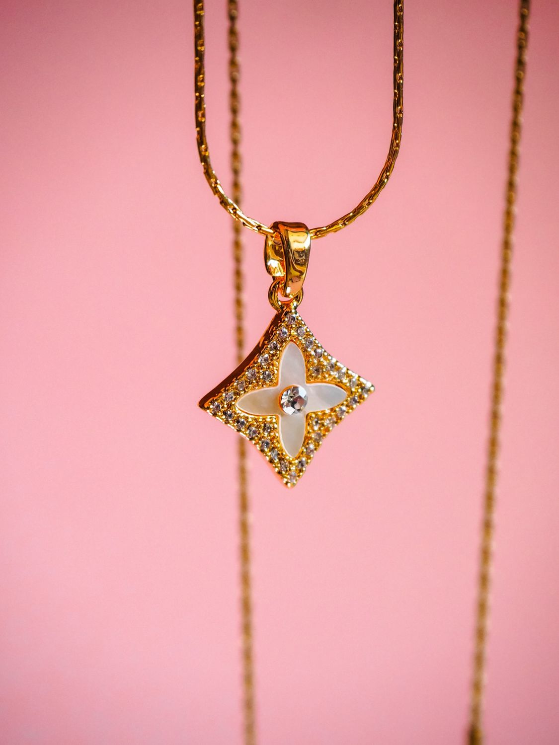 Wixie Sparkle Gold Necklace