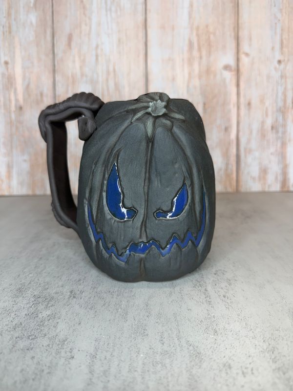 Pumpkin Mug Slate skin with purple/blue  Eyes