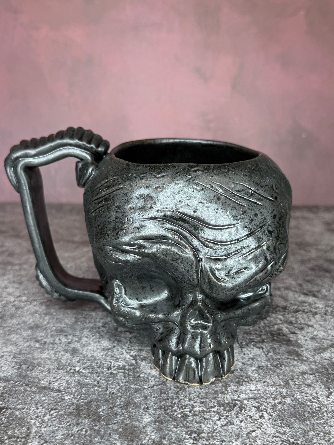 Skull aged iron glaze Skull aged iron glaze