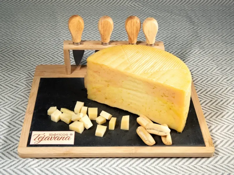 1/8 Queso de Oveja Viejo en Aceite de Oliva "Picantito"