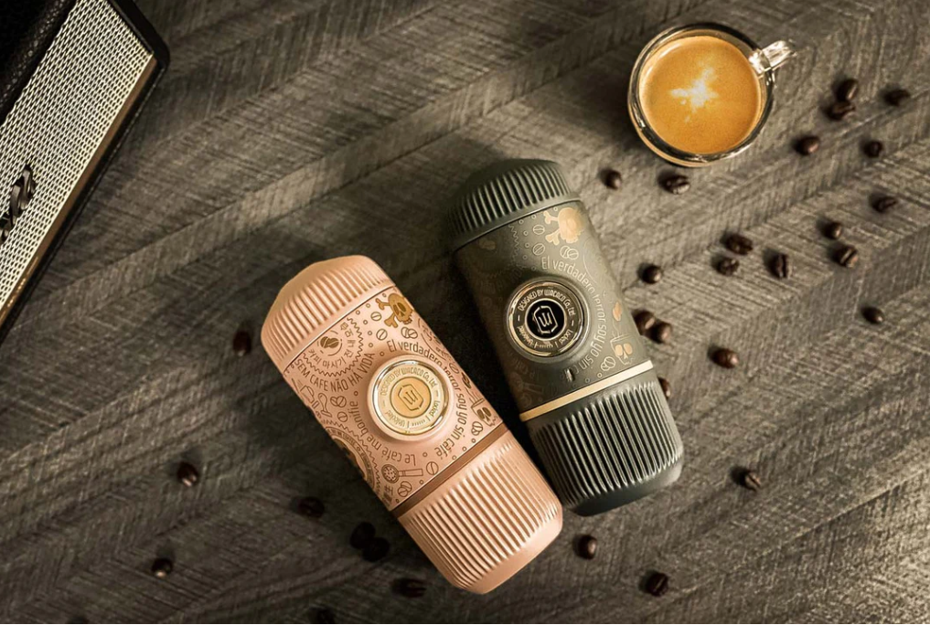 wacaco Nanopresso DARK SOULS GREY/PINK
PORTABLE ESPRESSO MACHINE WITH PROTECTIVE CASE