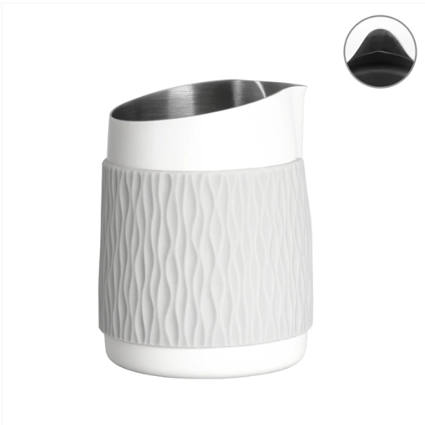 WPM  HC7106 啞光白無柄拉花杯配矽膠套 450cc