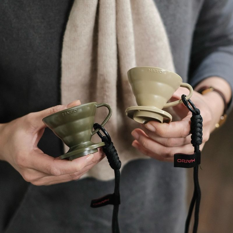 Hario 迷你 mini V60 隨行試飲杯 PBT版 軍綠色/米色 附掛繩