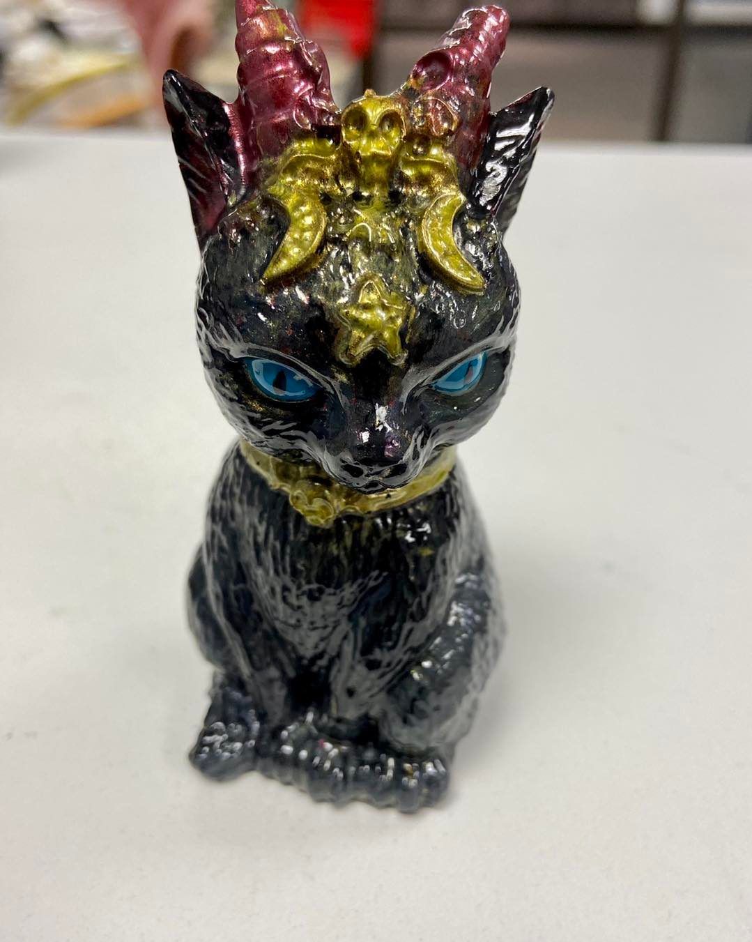 Resin cat figure