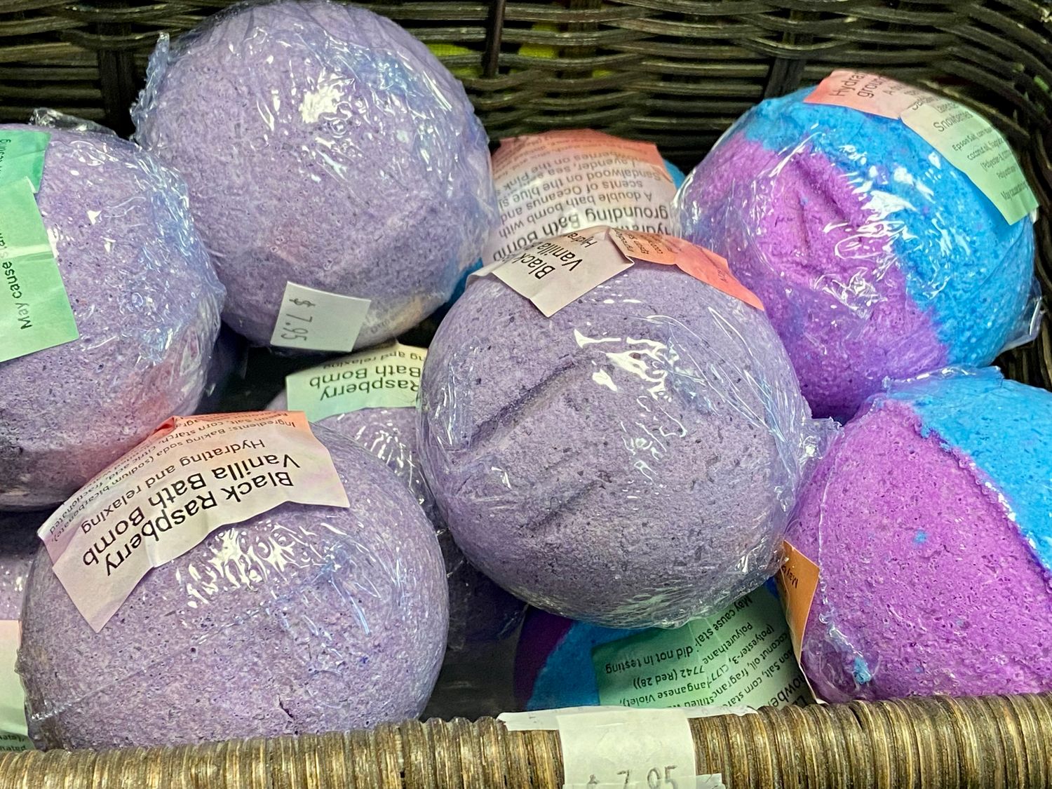 Black Raspberry Vanilla Bath Bomb