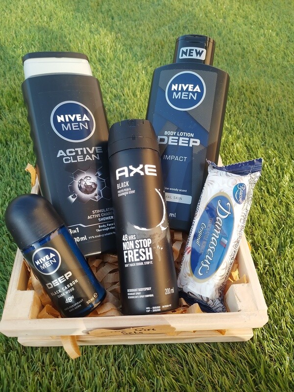 Men&#39;s nivea / axe set