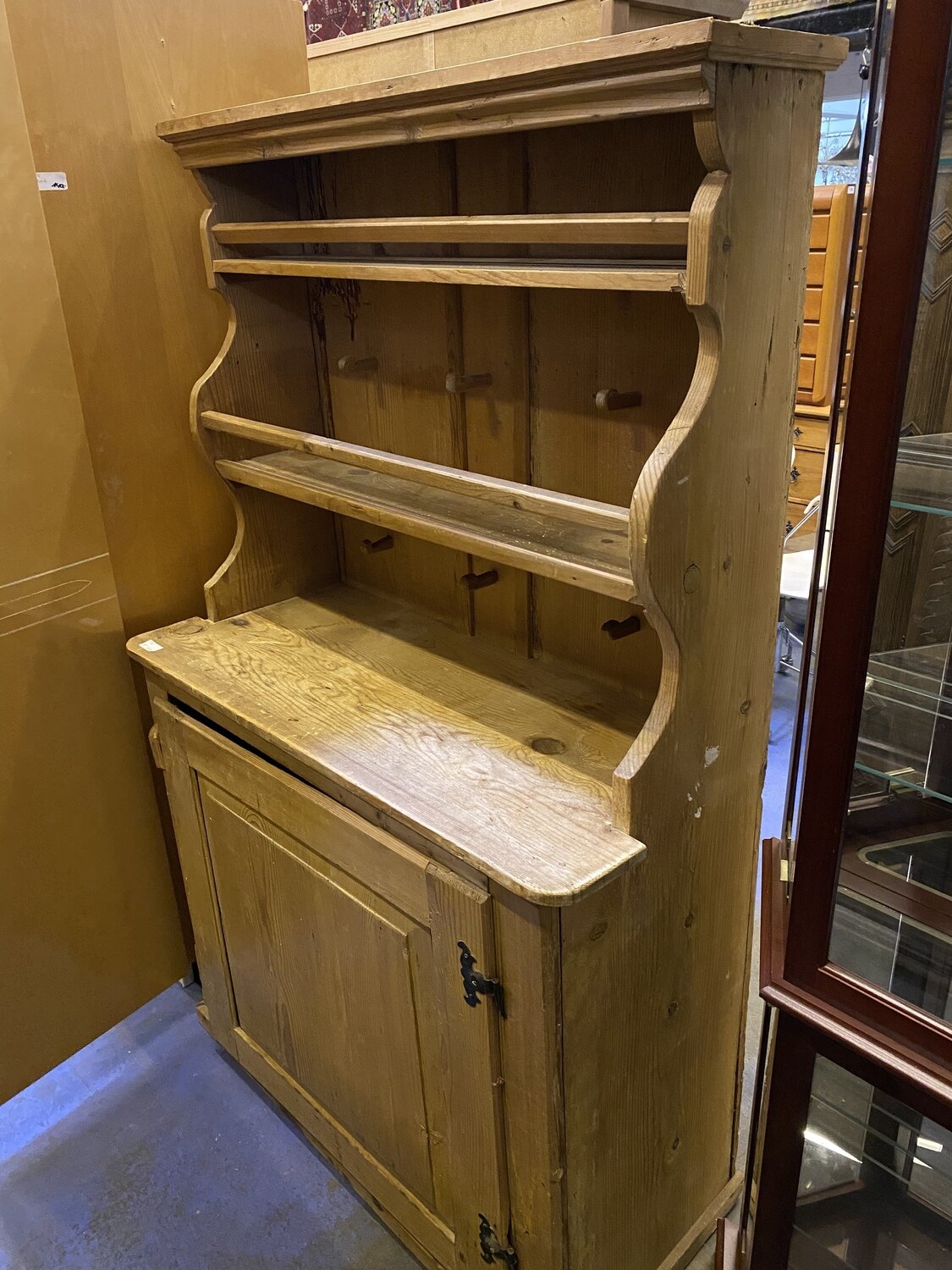 Brotschrank Tellerboard