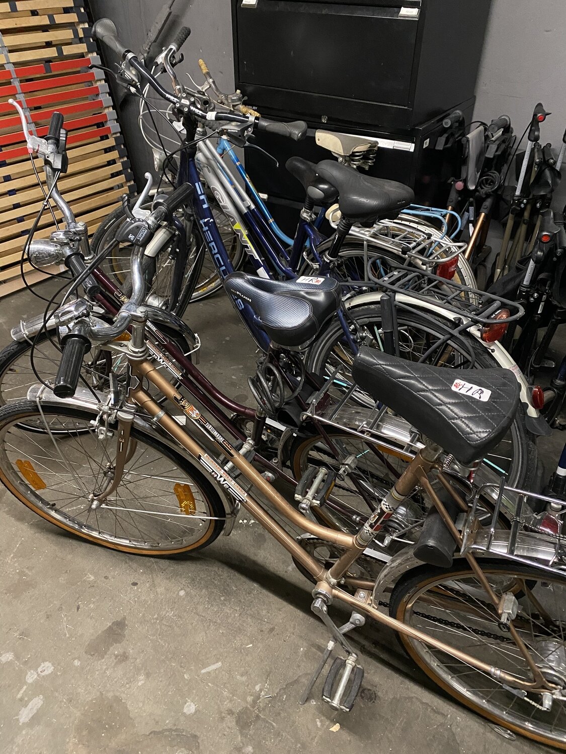 Diverse Fahrräder