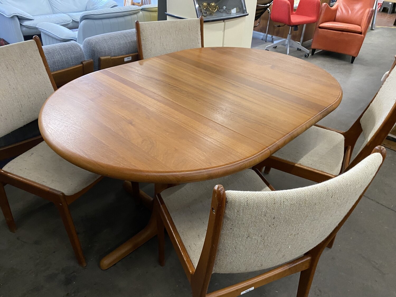 Dyrlund Teak Esstisch (Ausziehbar)