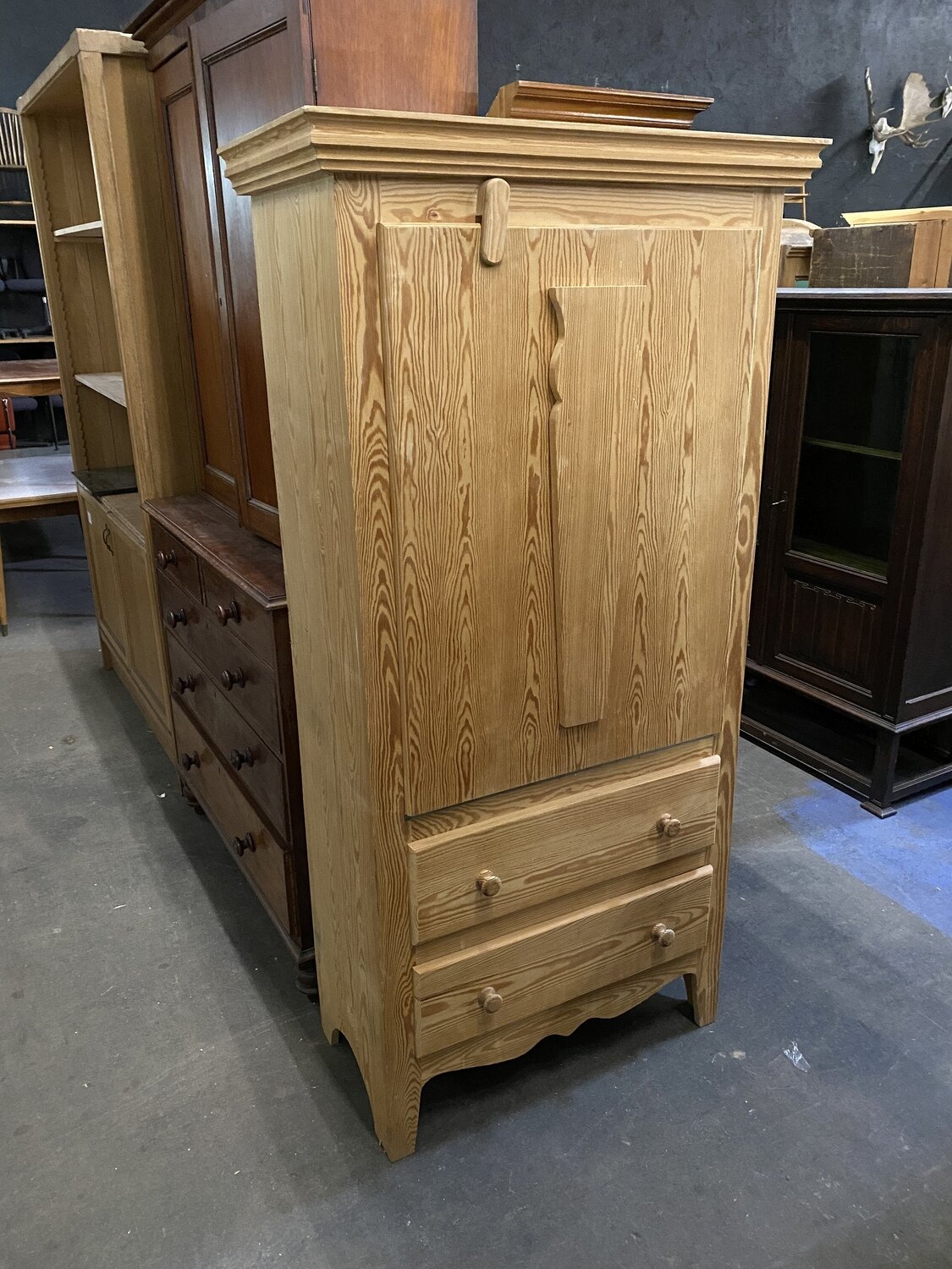Schrank mit ausklappbarem Tisch Küchenschrank