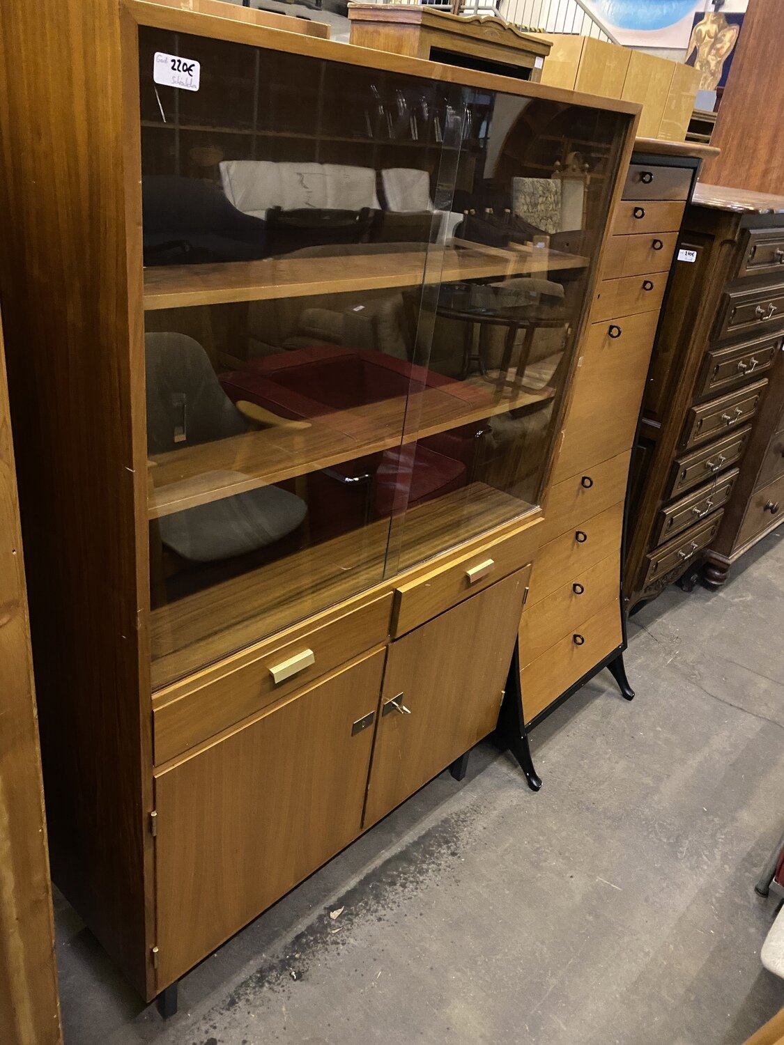 Vitrine Schränkchen