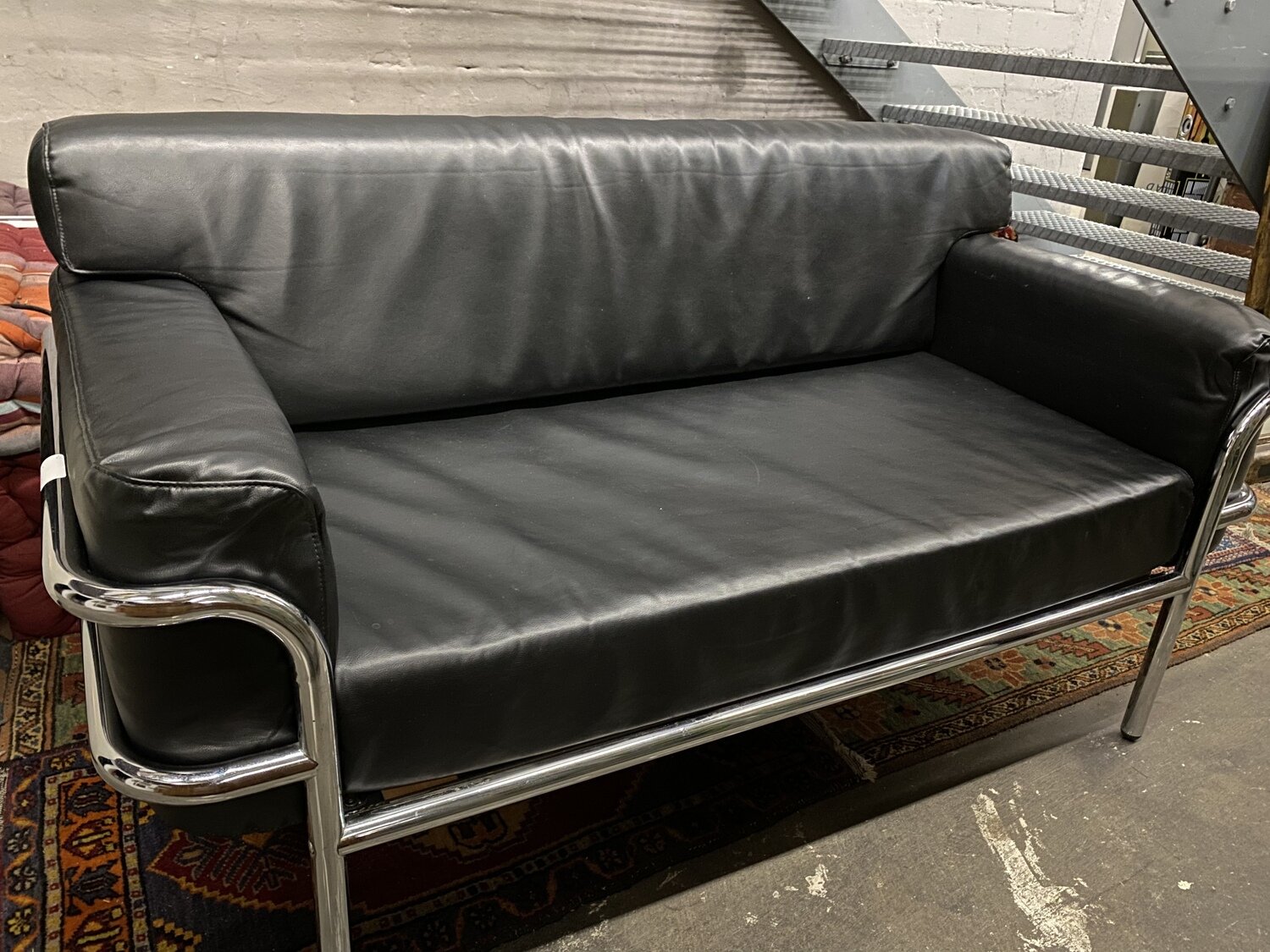 Zweisitzer Sofa Couch im LC2 Le Corbusier Stil