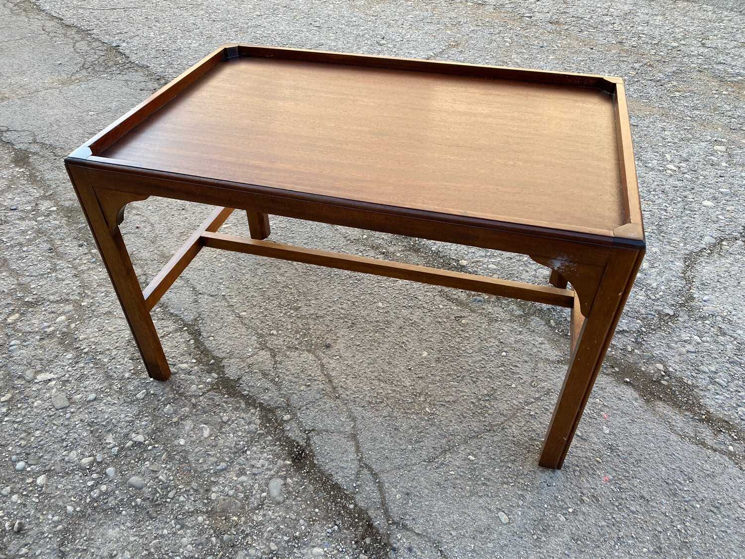 Beistelltisch Couchtisch mit integriertem Serviertablett
