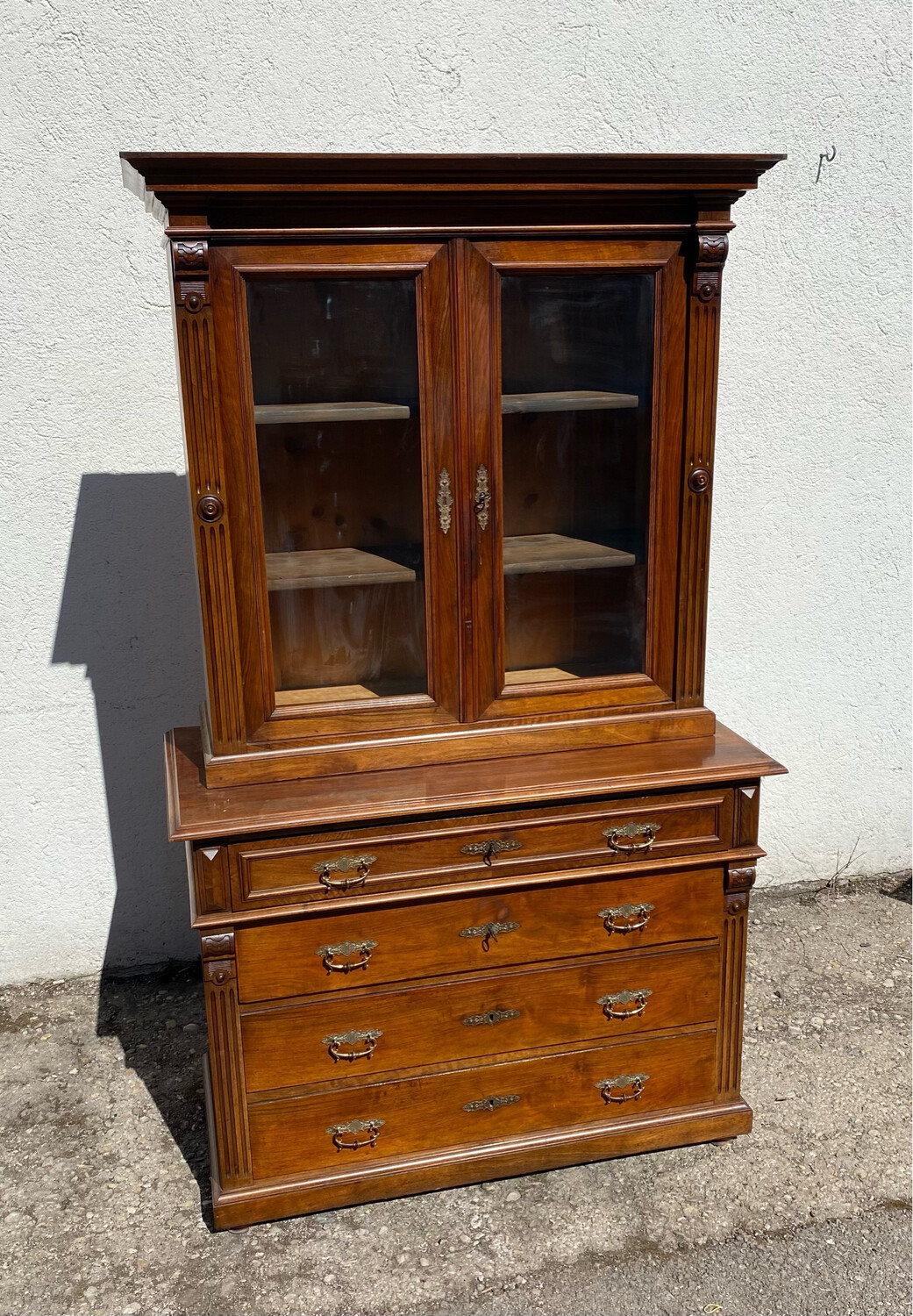 Aufsatzkommode Vitrinenschrank