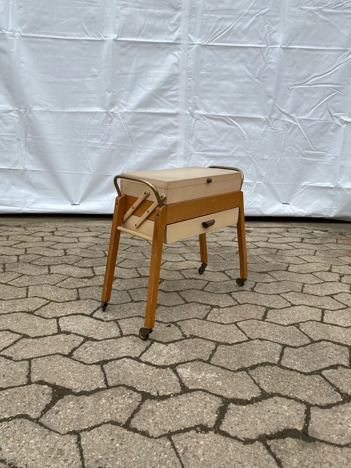 Nähkästchen Nähtischchen Rollwagen