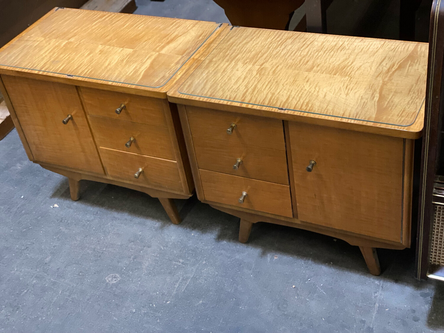Nachtkästchen Nachttischchen Mid Century