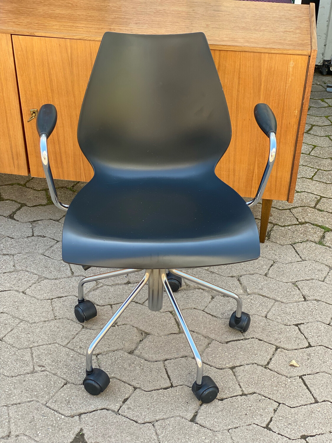 Kartell Maui Bürostuhl Drehstuhl mit Armlehnen