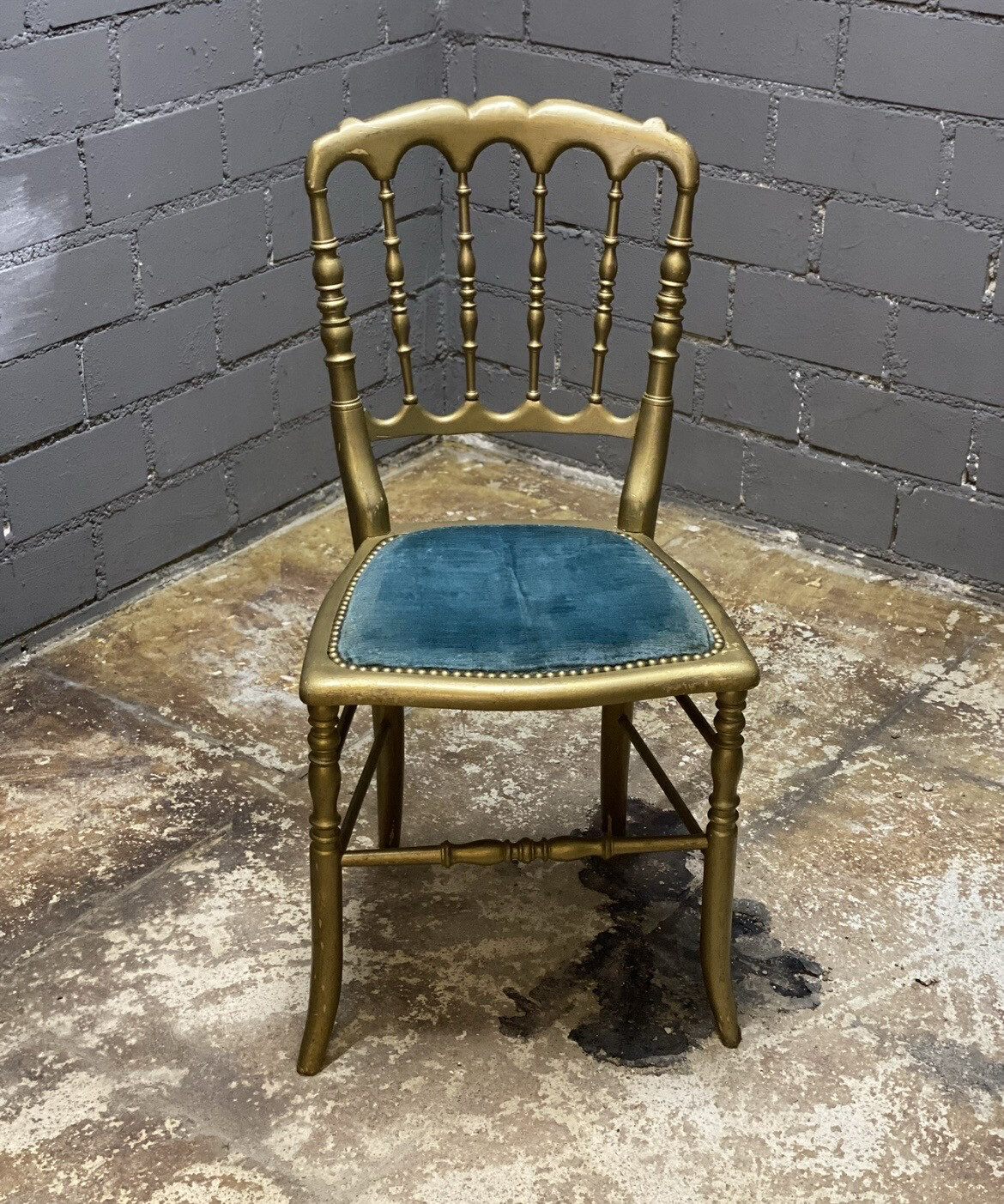 Stuhl Chiavari Holzstuhl