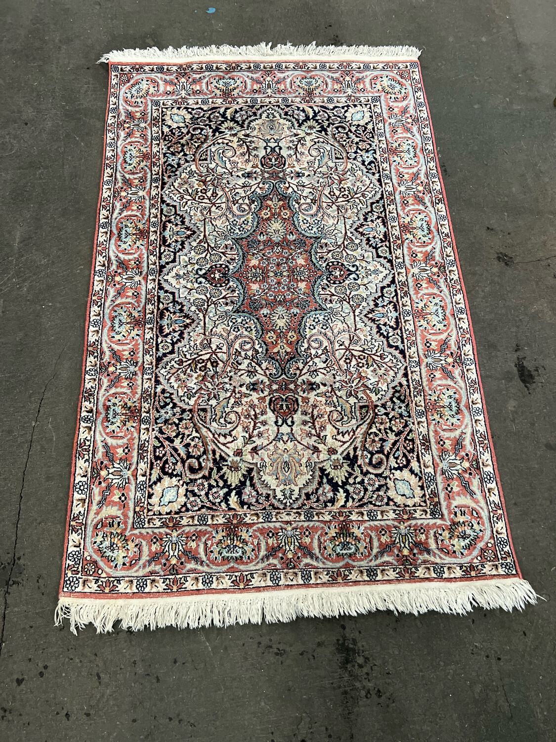 Teppich mit Seide