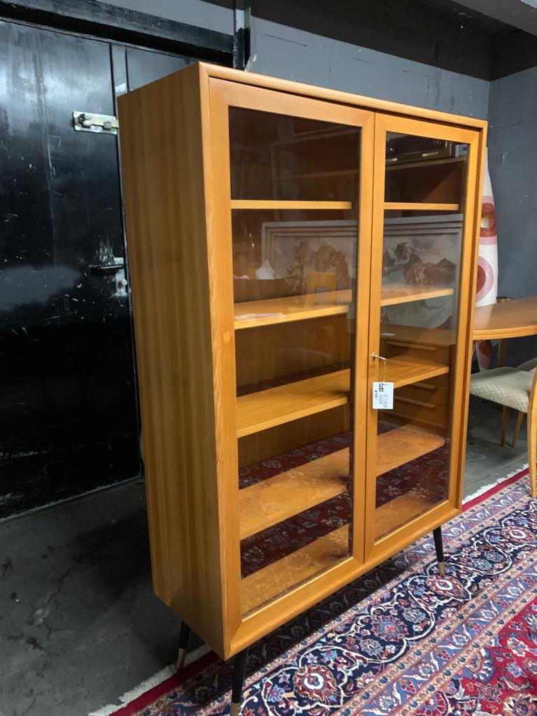 Vitrine Vitrinenschrank WK Möbel Mid Century Vintage