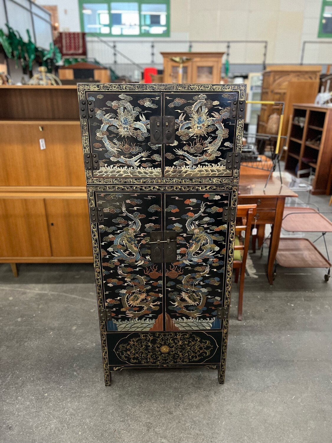 Asiatischer Schrank Aufsatzschrank