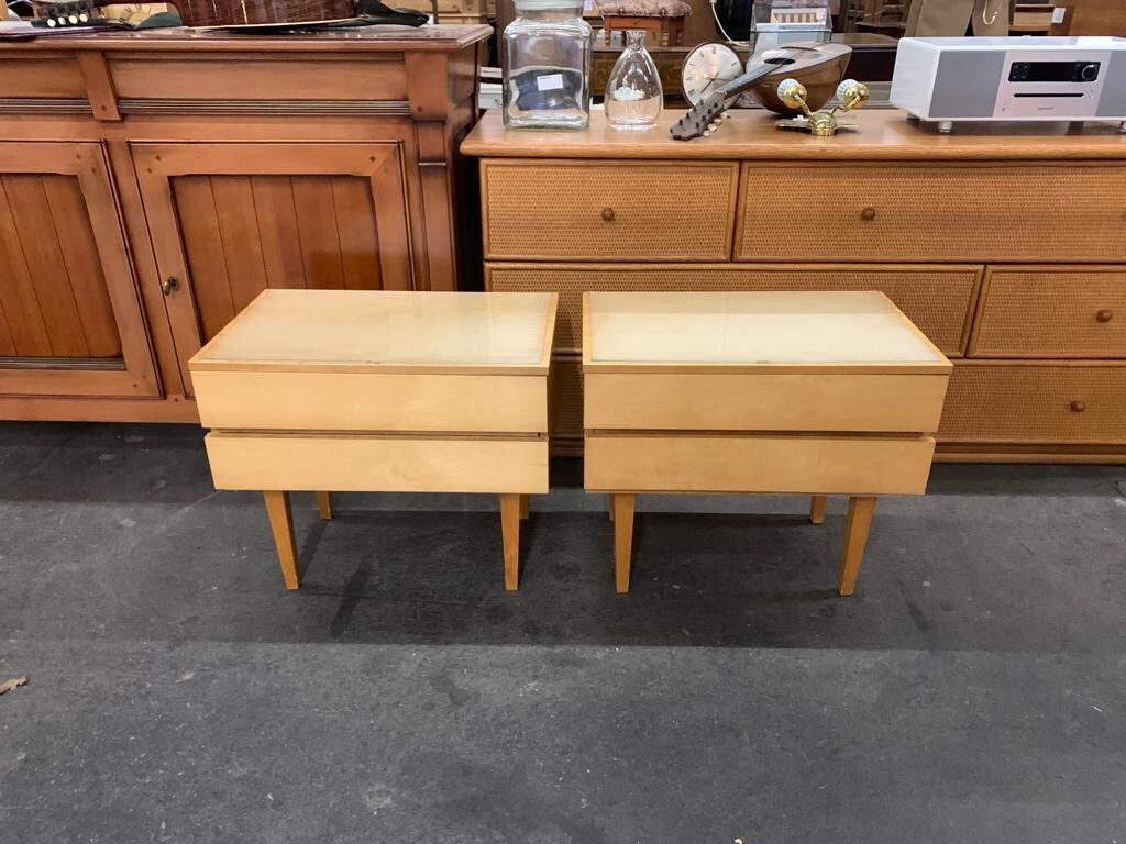 Nachtkästchen Nachttischchen Mid Century Vintage 1von2