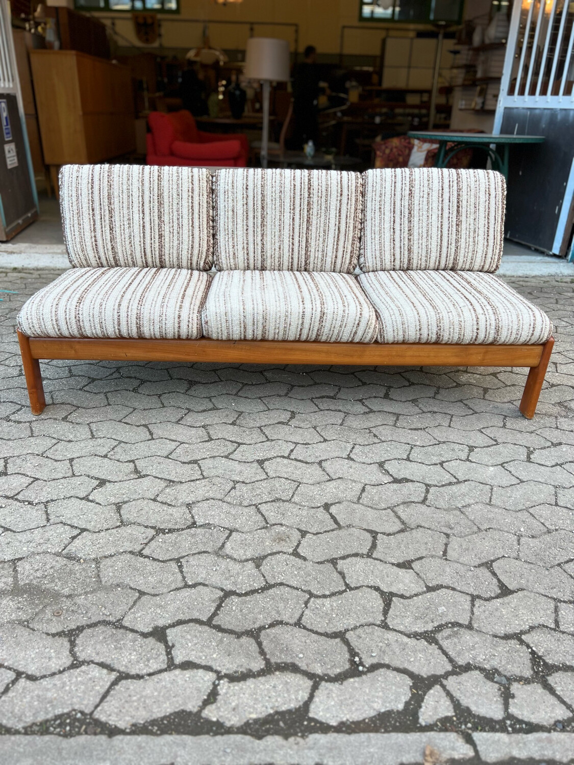 Knoll Antimott Sofa Couch Mid Century Vintage