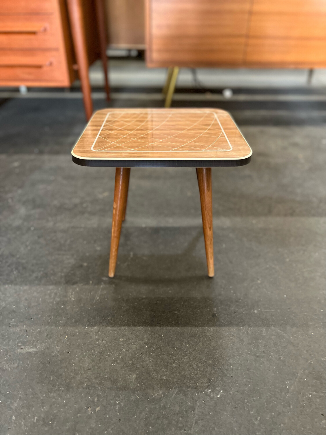 Tischchen Blumentischchen Mid Century Vintage
