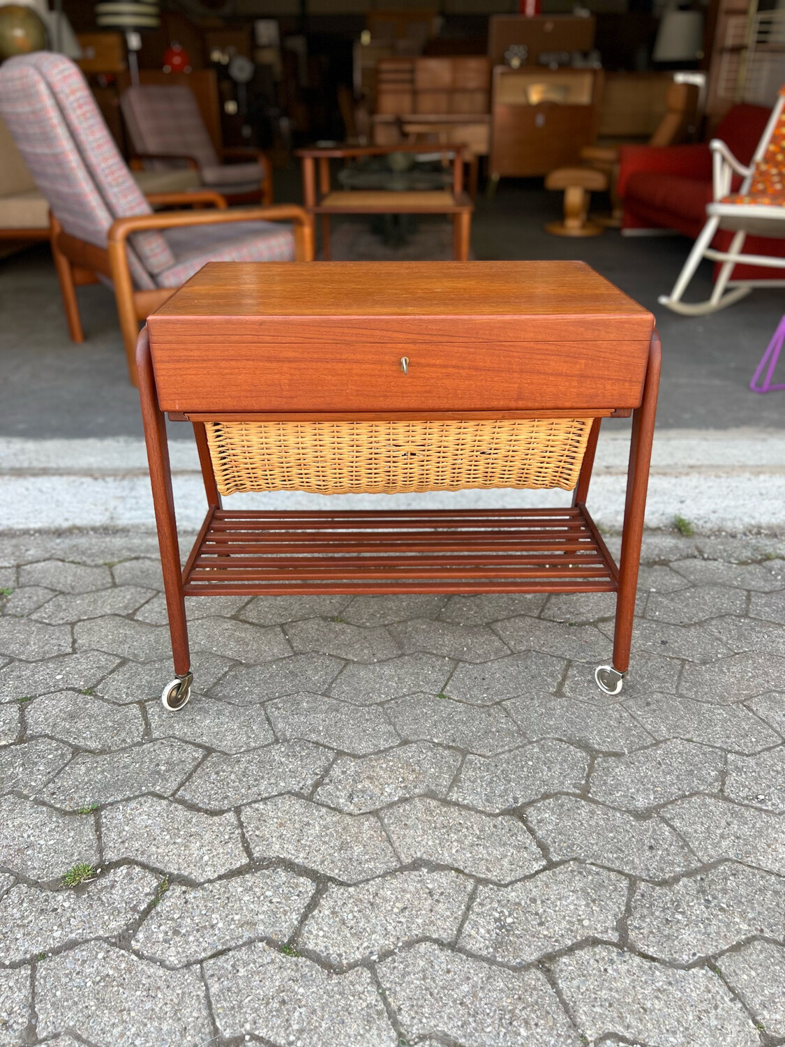 Nähtischchen Teak Trolley Povl Dinesen Danish Teak Mid Century Vintage