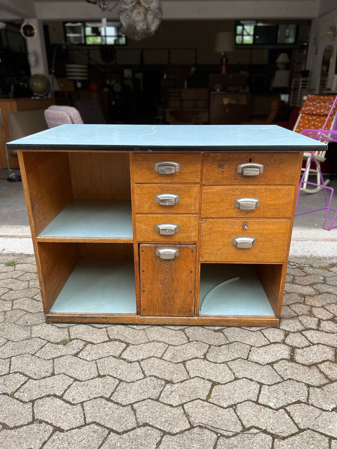 Ladentheke Verkaufstheke Apothekerschrank
