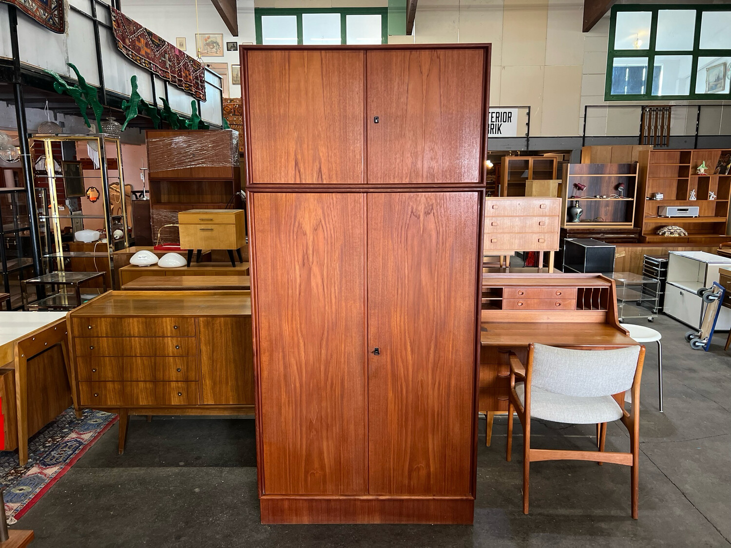 Teak Schrank Kleiderschrank mit Aufsatz Heinrich Riestenpatt Mid Century Vintage