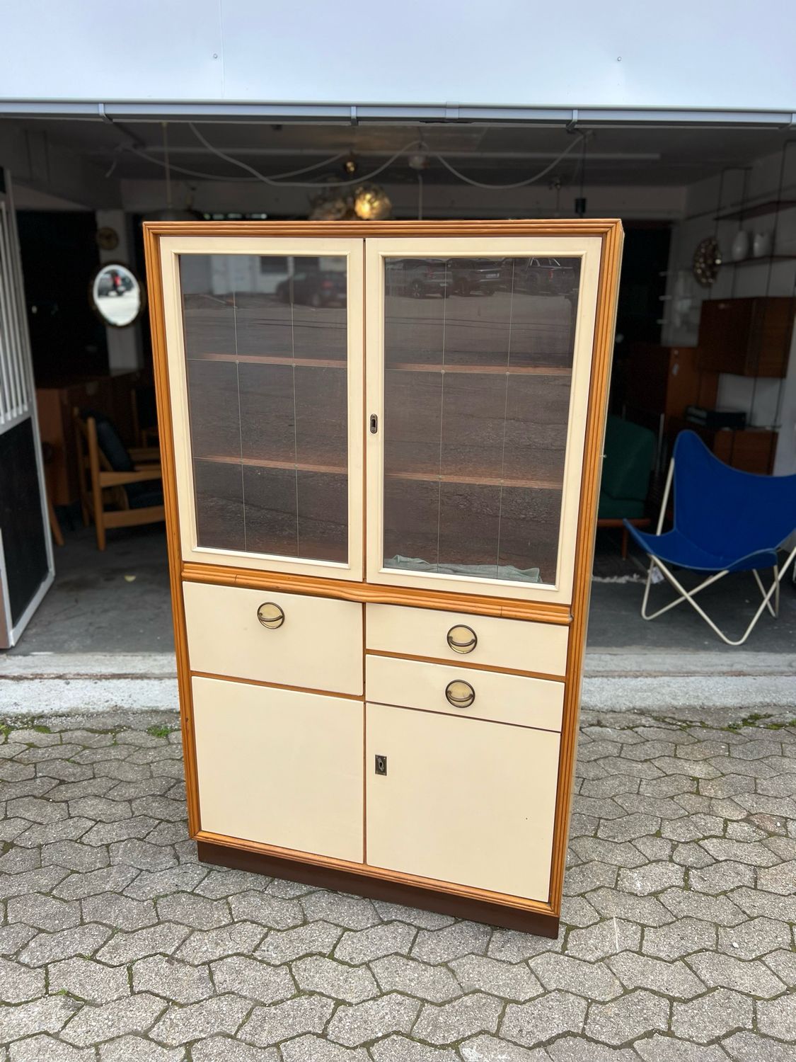 Schränkchen Vitrinenschrank Mid Century Vintage