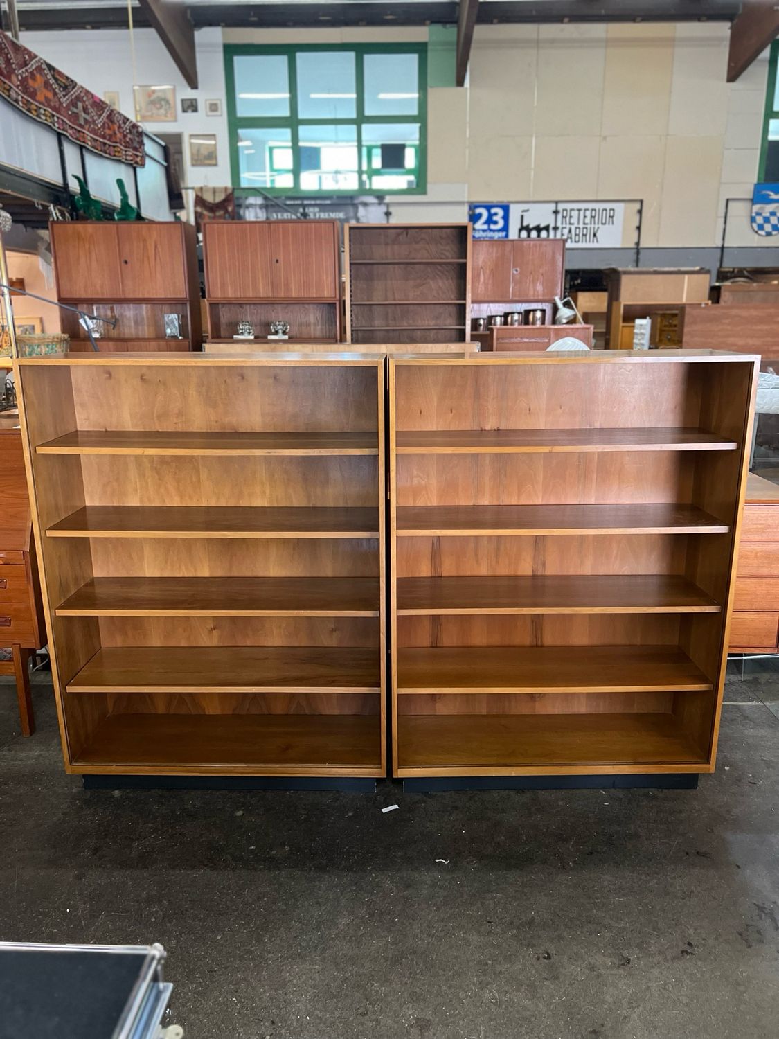 Regal Vitrine Schränkchen Mid Century Vintage 1von2