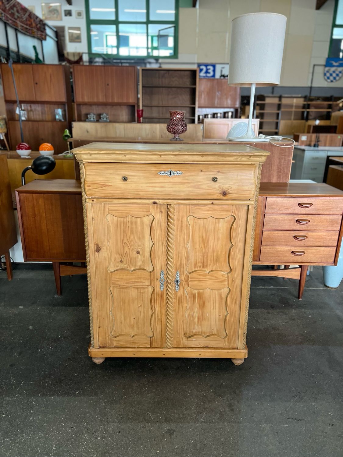 Schränkchen Vertiko Schrank