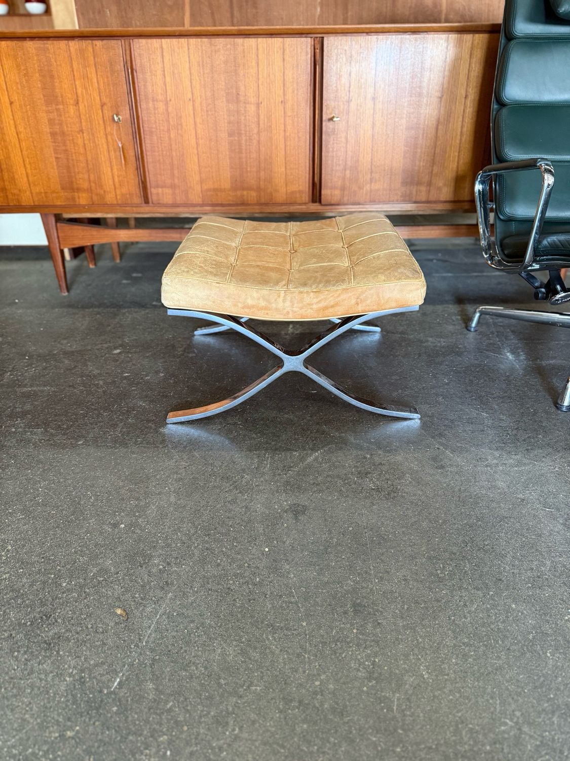 Barcelona Chair Hocker Ottoman Stool Knoll International Mies van der Rohe Vintage
